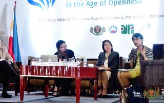 (L-R) UPOU Former Chancellors Dr. Felix Librero, Dr. Grace Javier Alfonso, and Dr. Ma. Cristina Padolina share their experiences through different generations of distance education. Dr. Melinda Bandalaria (2nd from right) moderated the special session.