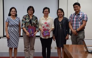 Dr. Salome Vios and Dr. Sonia Bongala (2nd and 3rd from left, respectively), Chairs of PHREB’s Committee on Standards and Accreditation, were given tokens and certificates of appreciation for serving as resource persons for the Roundtable Discussion on Research Ethics held on 24 January 2018. Dr. Melinda Lumanta, UPOU Vice Chancellor for Academic Affairs (leftmost), Dr. Melinda Bandalaria, UPOU Chancellor; and Dr. Ricardo Bagarinao, Dean of the UPOU Faculty of Education presented the certificates.
