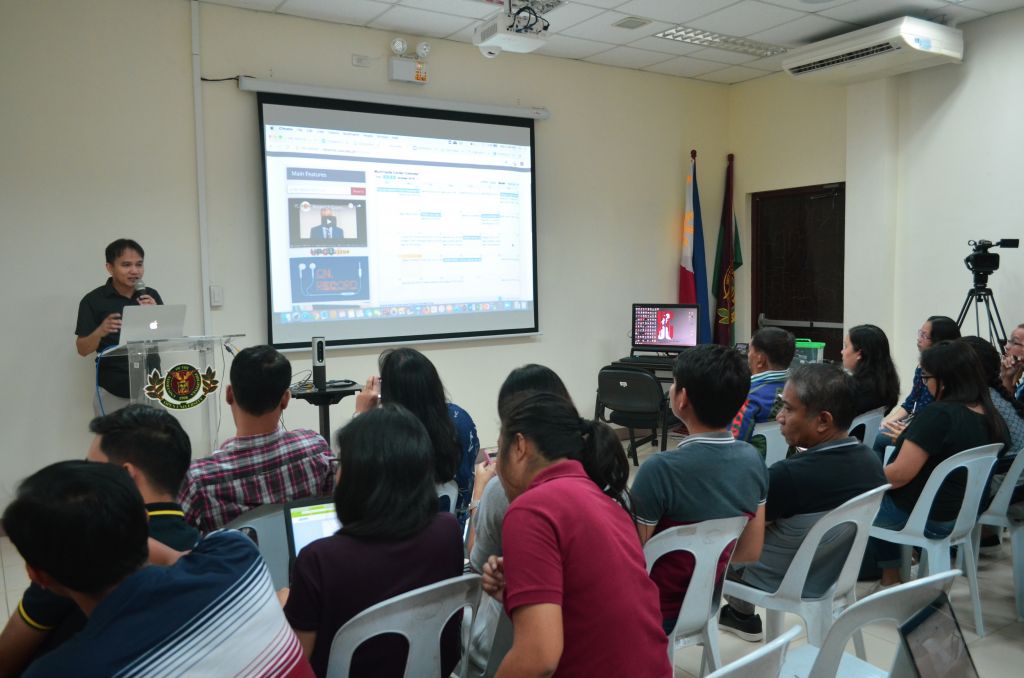 Multimedia Center Conducts Training on the Use of a Videoconferencing