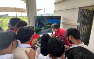 K-12 Students Explore the Virtual Tour of UPOU Perma G.A.R.D.E.N.