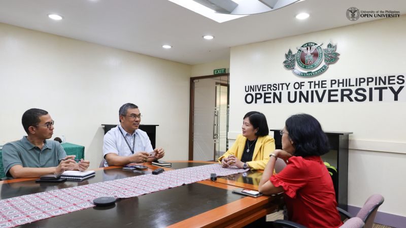 UPOU meets with IRRI officials to discuss partnership opportuunities in education and research.