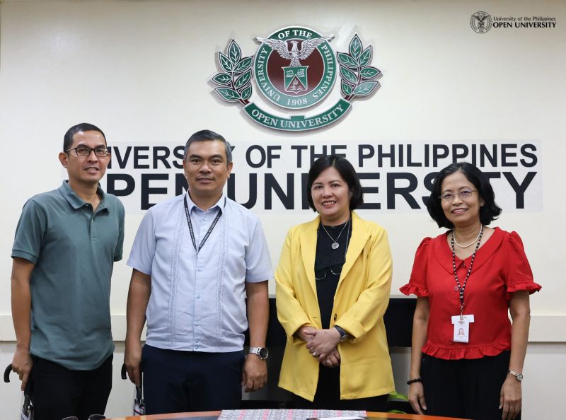 (L-R): IRRI Deputy Director General Junel Soriano and Community Relations and Engagement Manager Teodoro Correa, Jr. with UPOU Chancellor Joane V. Serrano and UPOU Vice Chancellor for Finance and Administration Jean A. Saludadez.