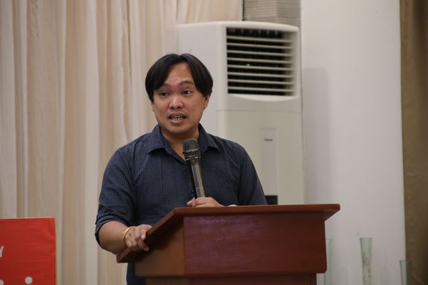 Dr. Rosario delivers a comprehensive presentation on Flexible Learning Pathways (FLPs) and their role in improving access to quality education.