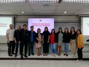 UPOU faculty and staff members (from L-R) Eriberto Roxas, Michael Gomez, Bryan Alcazar, Joel Ocier, Dr. Myra Oruga, Dr. Ria Borromeo, Ela Abao, Asst. Prof. Mary Clariño, Asst Prof. katrina Abriol, Marian Tatlonghari and Rubie Parcon.