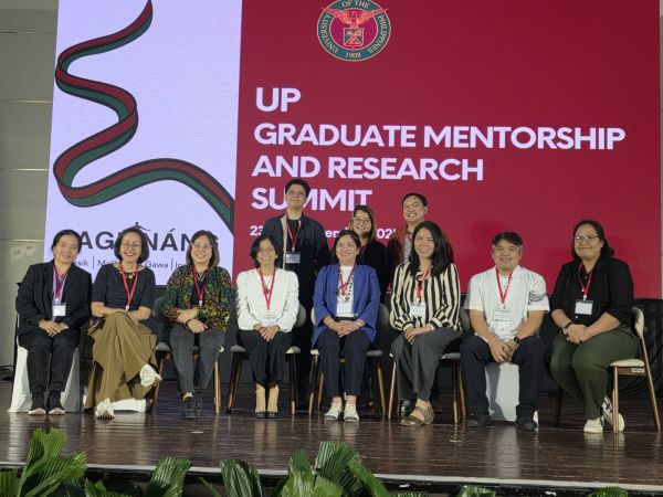 Representatives from UPOU led by Chancellor Joane V. Serrano ()