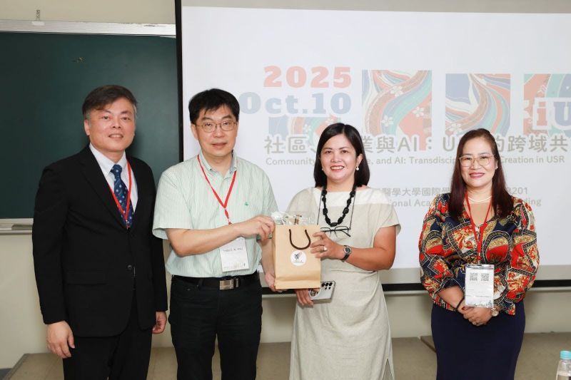 Chancellor Dr. Joane Serrano receiving a token of appreciation for her talk in the iUSR Forum in Kaohsiung Medical University