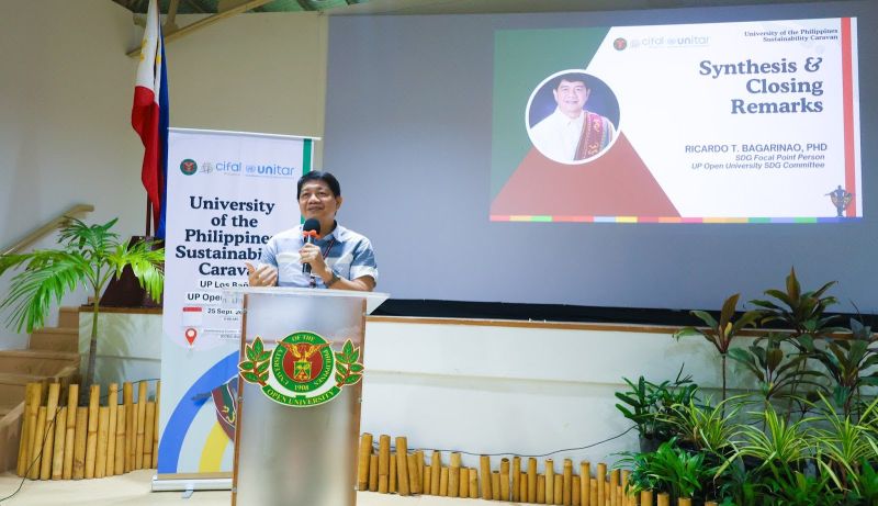 Dr. Ricardo Bagarinao delivering the synthesis of the SDG Workshop.
