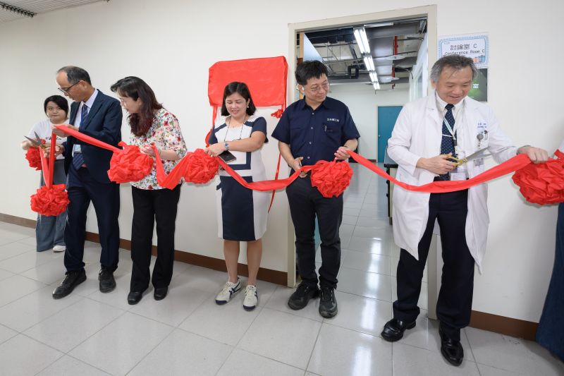Chancellor Dr. Joane Serrano leads the ribbon-cutting ceremony marking the official opening of the UPOU International USR/VINTA Office at KMU.
