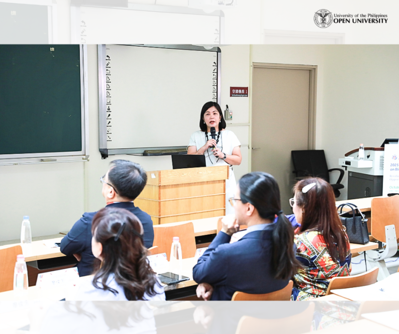 Chancellor Serrano presents at the iUSR Forum.