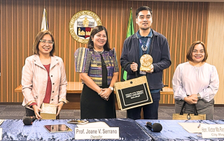 L-R: Dr. Finaflor Taylan, Dr. Joane V. Serrano, Mayor Vico Sotto and Ms. Elvira Flores during the siging of agreement between UPOU and the city of Pasig.