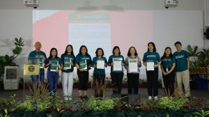 (L-R, 4th onward) Asst. Prof. Ria Valerie Cabanes, Director of the UPOU Quality Assurance Office (QAO), with Prof. Jean Saludadez, UPOU Vice Chancellor for Finance and Administration; Prof. Joane Serrano, UPOU Chancellor; Prof. Alyssa Peleo-Alampay, Assistant Vice President for Academic Affairs (Quality Assurance) of the UP System; and Assoc. Prof. Aurora Lacaste, UPOU Vice Chancellor for Academic Affairs, during the QA Launch: TalaQAyan 2025 and the Display of UP and UPOU Quality Policies.