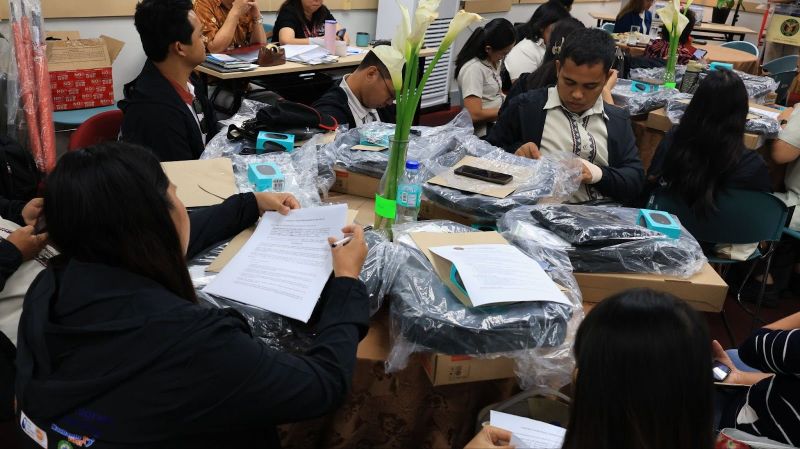 Teacher-scholars with the technology grants as part of the scholarship.