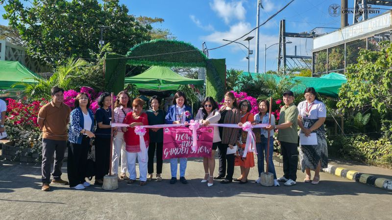 UPOU Chancellor Joane V. Serrano and Ms. Wilma Dumayas, LBHSI President (center), led the opening of the 55th Flower and Garden Show.