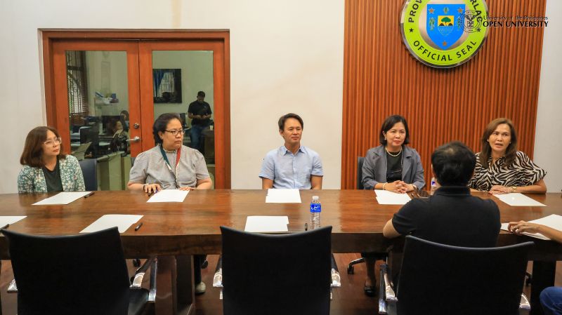 Principal Signatories of the MOA signing from UPOU, City Government of Tarlac, and Provincial Government of Tarlac.