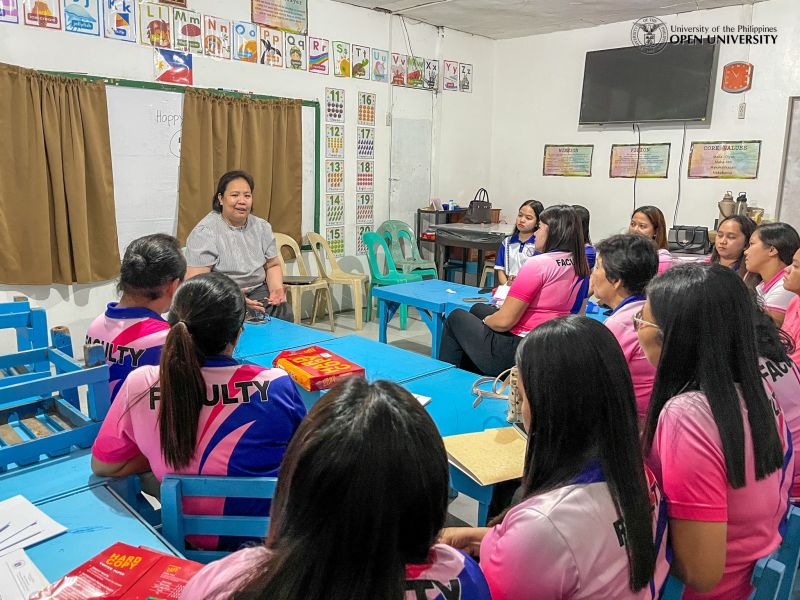 FEd Dean Charisse Reyes shares her ideas with local teachers