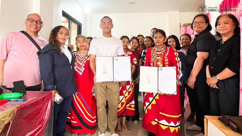 (L–R) Asst. Prof. Agapito, Asst. Prof. Bello, Asst. Prof. Calungsod, Bai Inatlawan Adelia Tarino, Dean Reyes, and Dr. Almodiel join members of the Daraghuyan Tribe during the turnover of the computer sets.