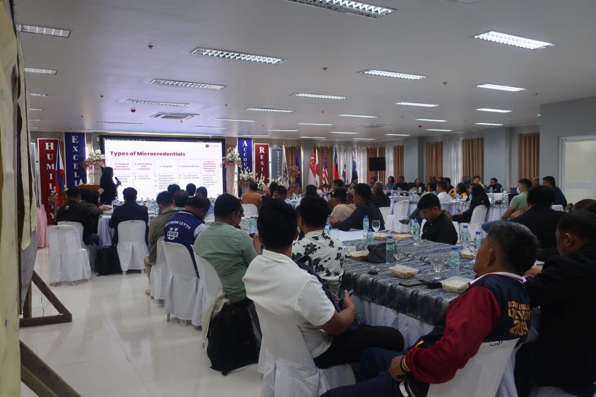 Participants listen to the presentation of Asst. Prof. Cabanes on the types of microcredentials at the Strategic Planning and Innovation Workshop for Agriculture Higher Education Programs. Photo from SUC-ACAP, Inc.
