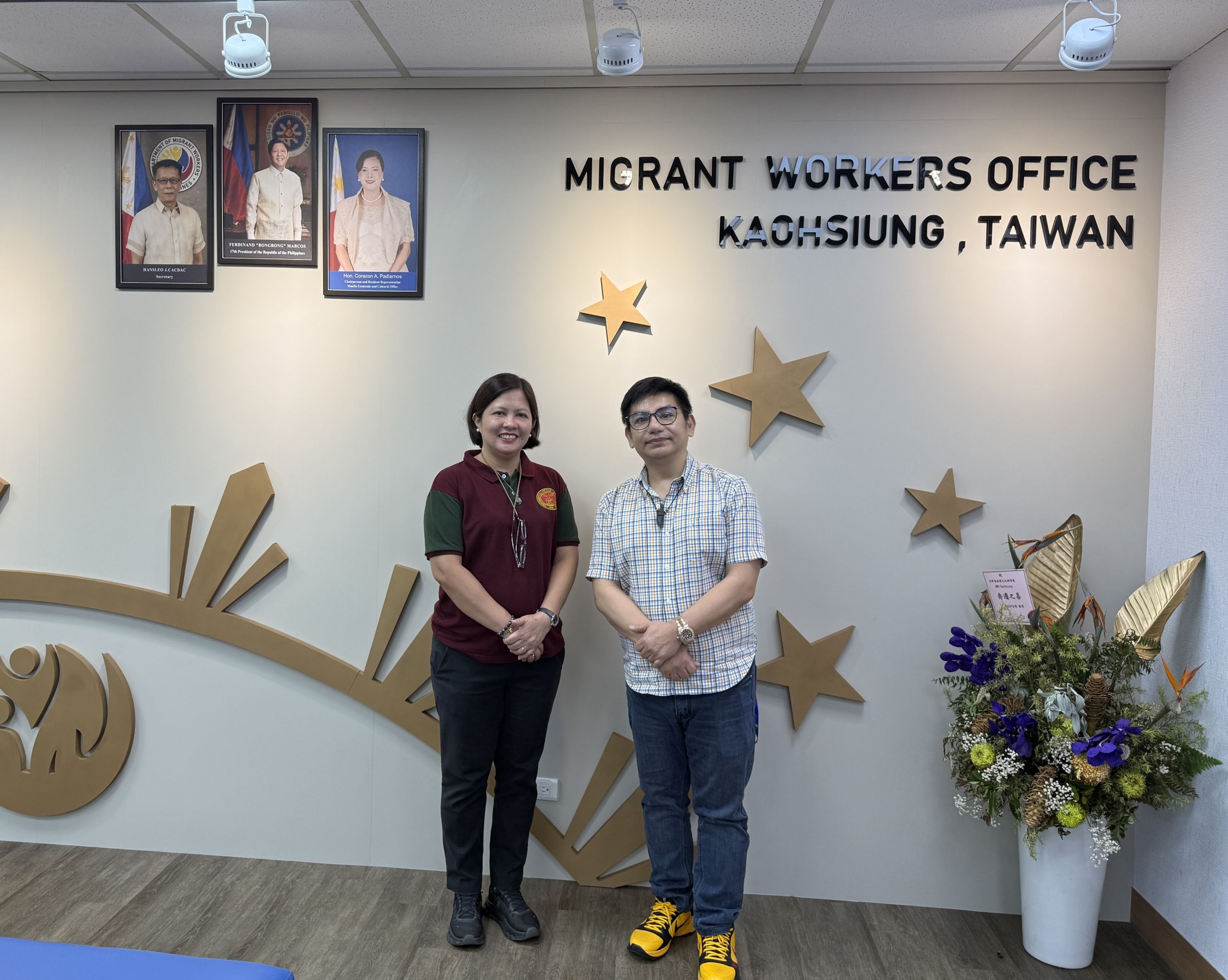 UPOU Chancellor Prof. Joane V. Serrano with DMW Labor Attaché David Des T. Dicang during the learning visit in MWO Kaohsiung, Taiwan.