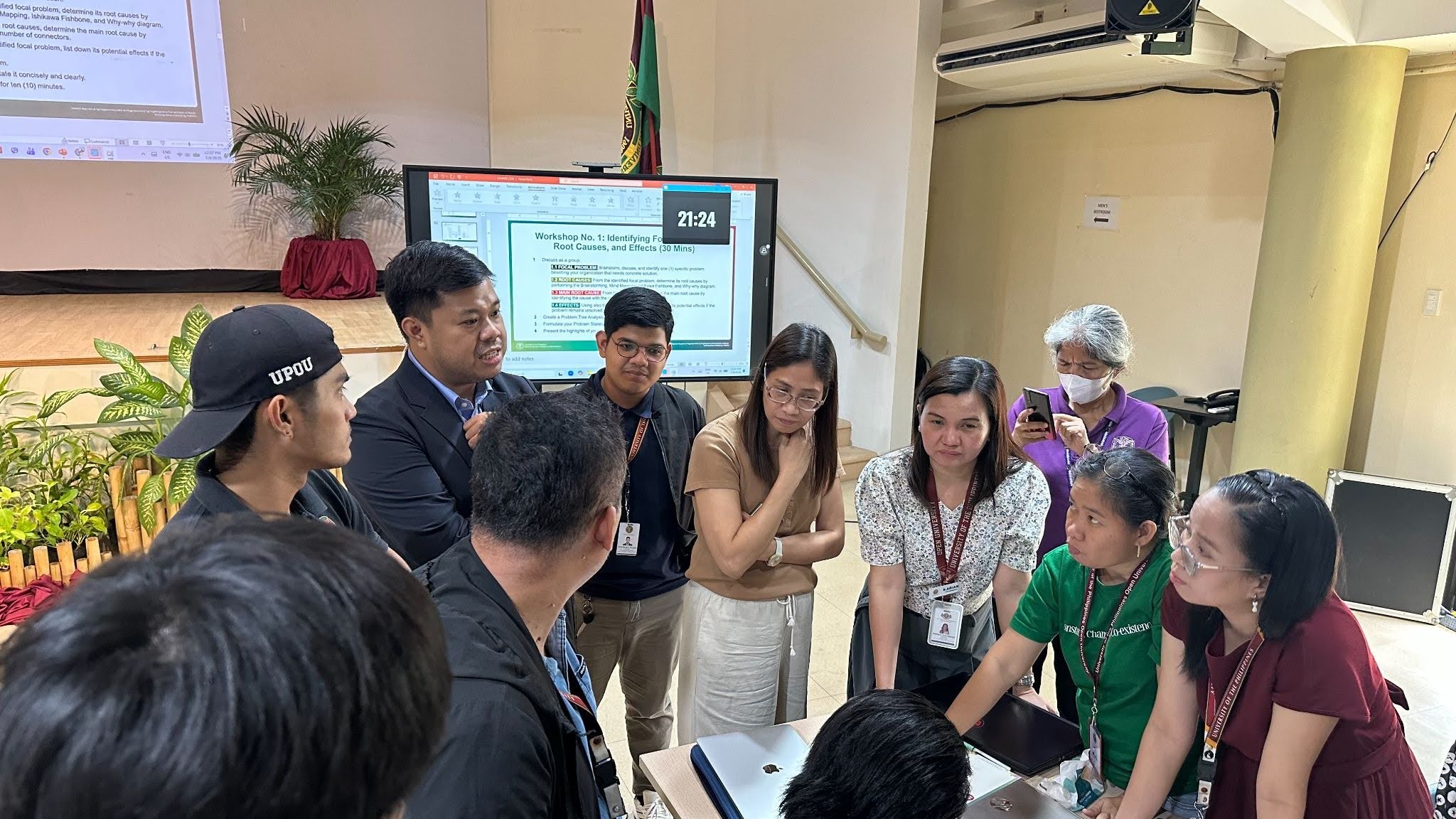Mr. Pepito T. Dizon provides guidance and facilitates discussions among participants during the group activity for the CSW session