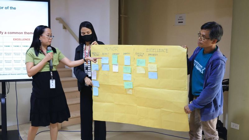 Participants present their group's outputs during the WAVES session.