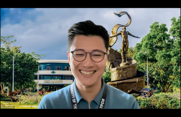 Dr. Reinald Adrian D. Pugoy demonstrates practical applications of artificial intelligence in teaching and learning during his session on AI-powered ODeL.