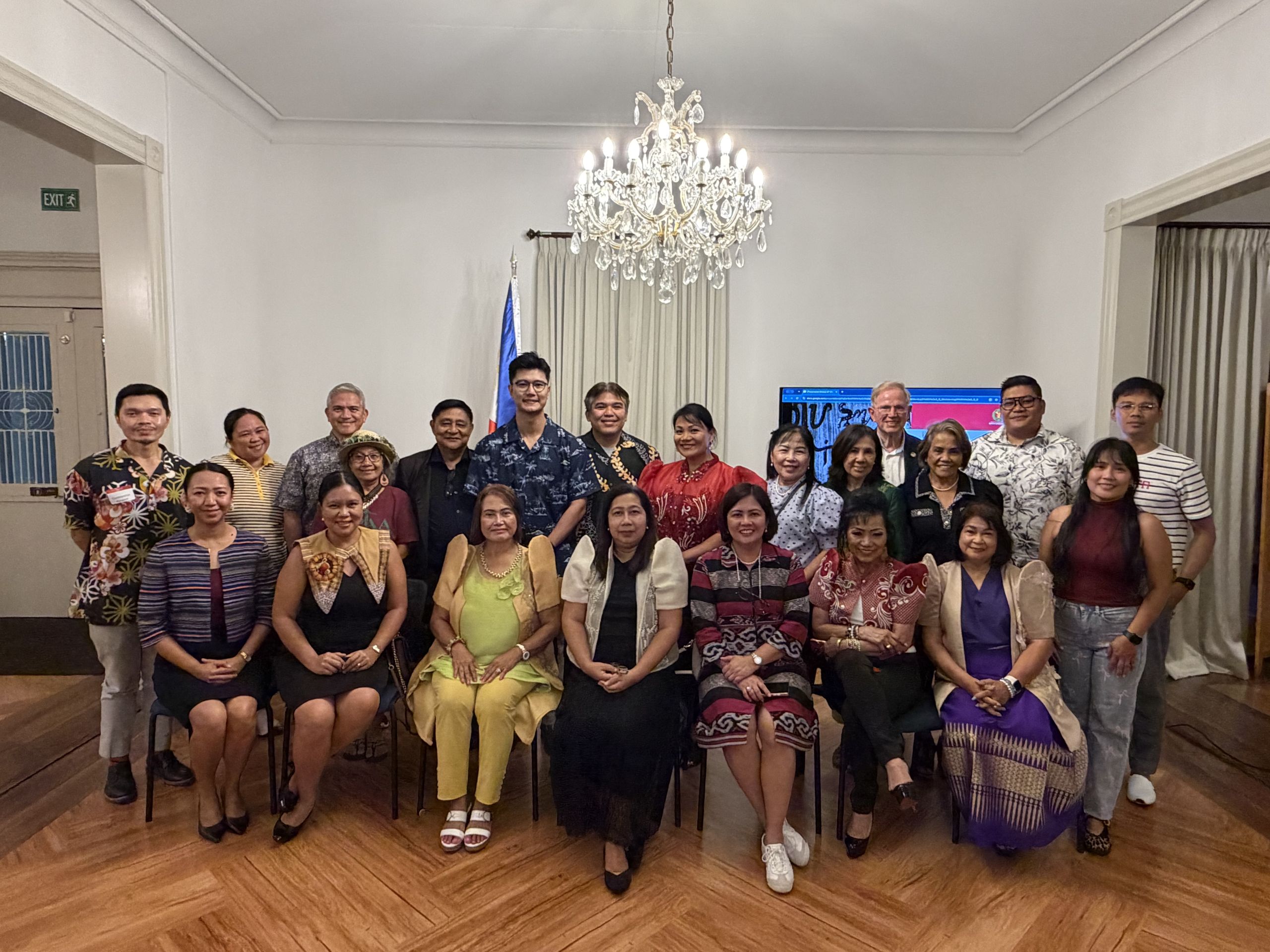 Members of the UPOU Delegation and participants of the Talk Story: A UP VINTA Learning Caravan following discussions on opportunities for learning and collaboration. (Photo courtesy of PCG Honolulu)