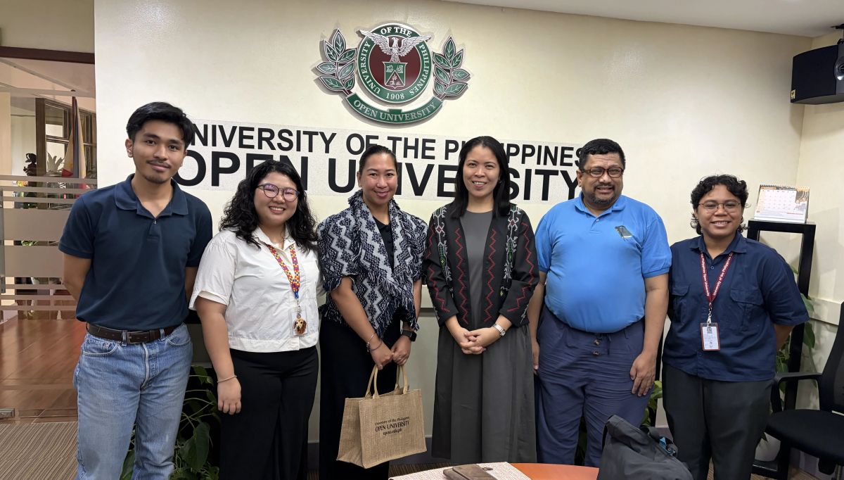 UPOU Vice Chancellor for Academic Affairs, Assoc. Prof. Aurora Lacaste (third from right), with (from left) Clarenz Rendell Ocampo, Project Staff from Faculty of Management and Development Studies (FMDS); Asst. Prof. Lorena Jean Saludadez, Assistant to the Chancellor for UP VINTA; Ms. Shine de Castro of Enrich Hong Kong; Asst. Prof. Jephte Muñez, faculty member of FMDS; and Ms. Maryrose Alingasa, UP VINTA Project Staff, during the courtesy call and exploratory meeting at the UPOU Headquarters.