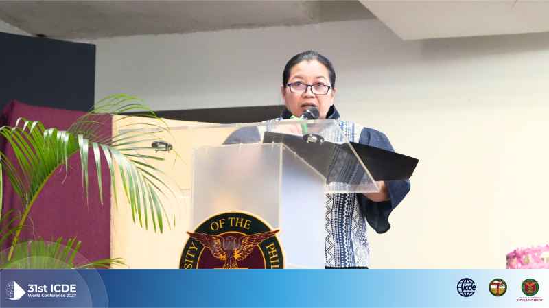 UP Cebu Vice Chancellor for Academic Affairs Asst. Prof. Palmi Marinel P. Tudtud presents the local perspective on emerging education practices at the ICDE Knowledge Dialogue in Cebu.
